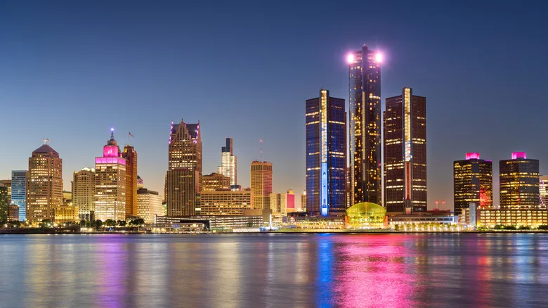 The skyline of Detroit with skyscrapers in the distance